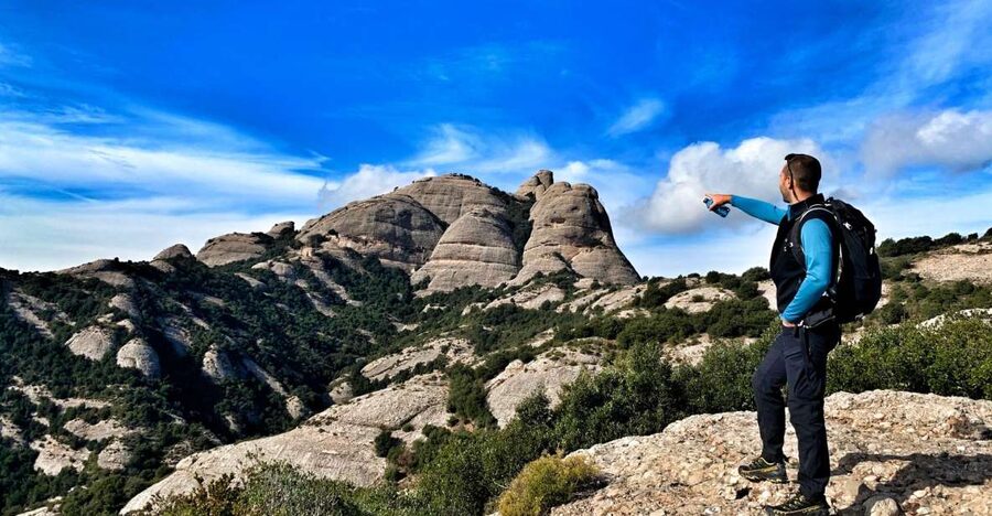 Barcelona: Montserrat Nature Experience and Monastery Visit - Getting to the mountain from Barcelona, and why the meeting point matters