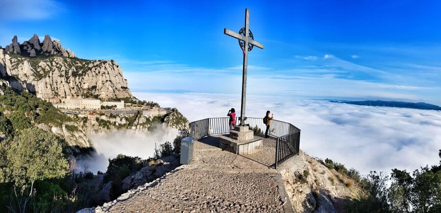 Barcelona: Montserrat Private Tour for Families and Friends - Cheese Tasting and the Farmers Market Stop