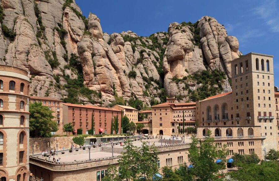 Barcelona: Montserrat & Sagrada Familia Guided Tour - How This Day Trips You From Sea-Level to Gaudí’s Myth-Machine