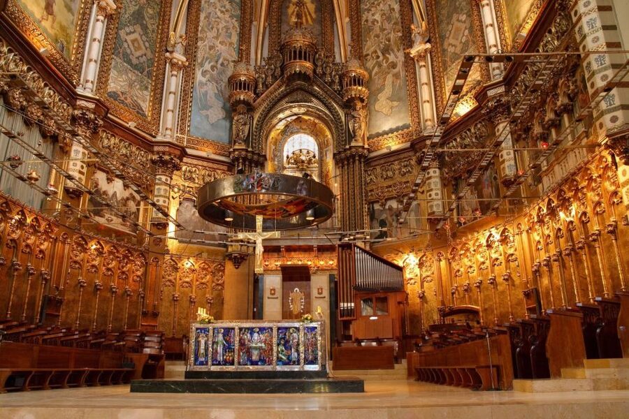 Barcelona: Montserrat & Sagrada Familia Guided Tour - Montserrat Monastery Guided Tour: Audiovisual Room to Rack Railway Views