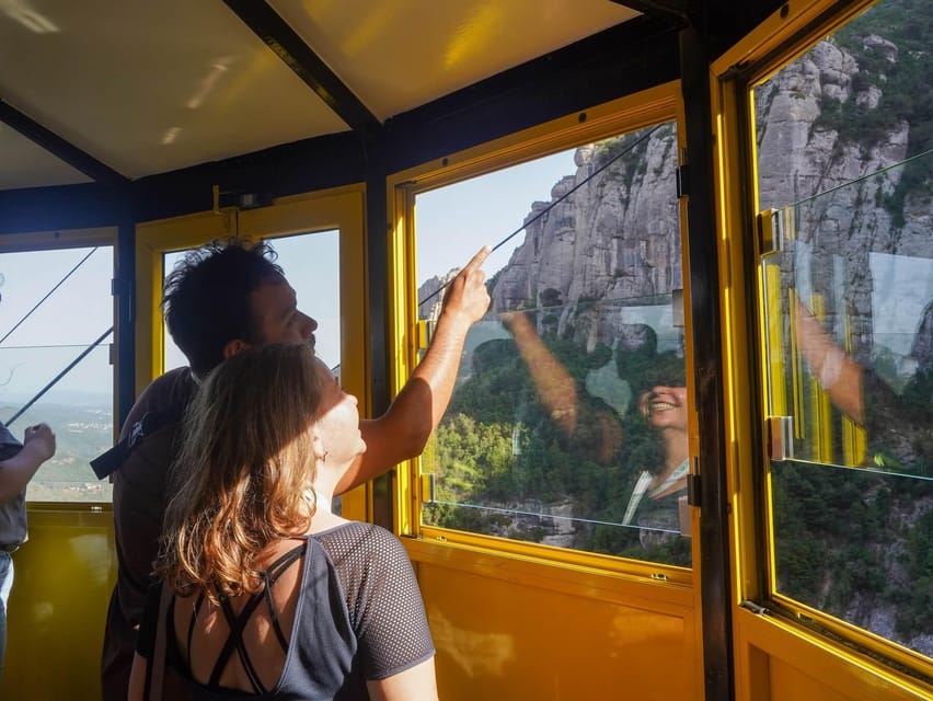 Barcelona: Montserrat Tour with Cog-Wheel & Black Madonna - La Moreneta in the Royal Basilica: priority access that saves stress