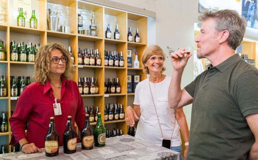 Barcelona: Montserrat, Winery Tour & Lunch with Wine Tasting - The monk-made herb liquor tasting (and how it can affect you)