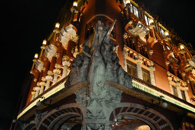 Barcelona Night Bike Tour with Local Tapas and Cava Stop - From Arenas de Barcelona to Monument a Colom and Port Vell