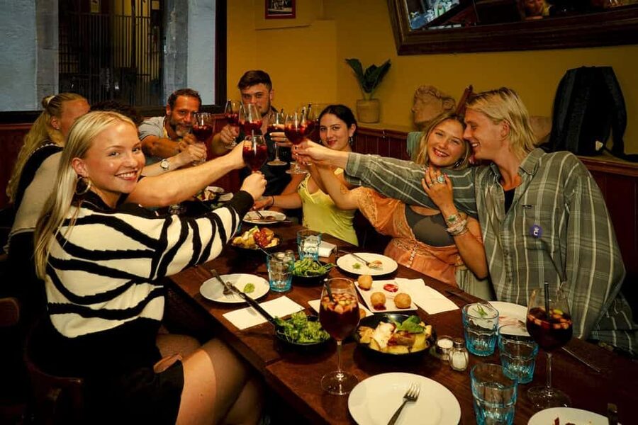Barcelona: Old City Hidden Gems, Tapas, & Drinks Guided Tour - Group Size, Pace, and What It Feels Like In Real Life