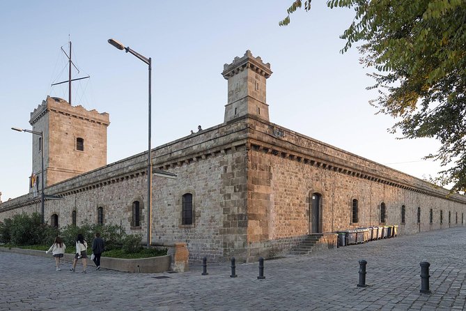 Barcelona: Old Town, Montjuic Castle, Cable Car Small Group Tour - Who should book (and who might skip it)