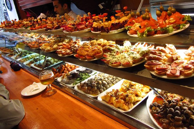 Barcelona Old Town Night Small Group Tour with Tapas & Flamenco - A Small-Group Barcelona Night Plan: Tapas and Flamenco in 3 Hours