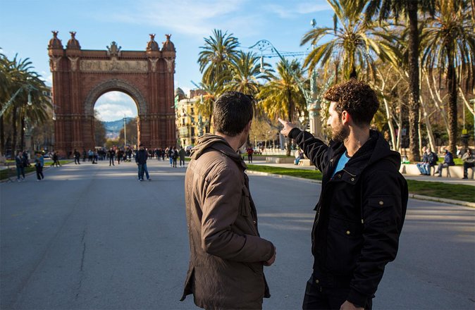Barcelona Old Town Private Walking Tour - Parc de la Ciutadella: water, dragons, and political landmarks