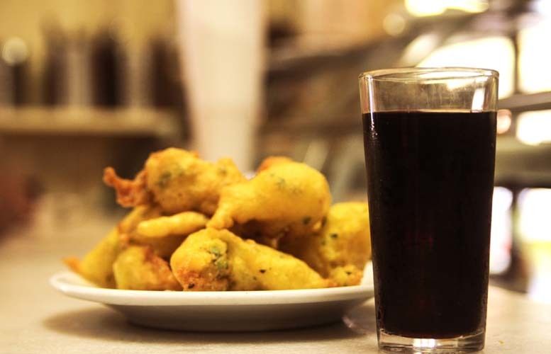 Barcelona: Old Town Tapas & Paella Food Tour with 8 Tastings - The Secret Dish Finish: Why the Surprise Works