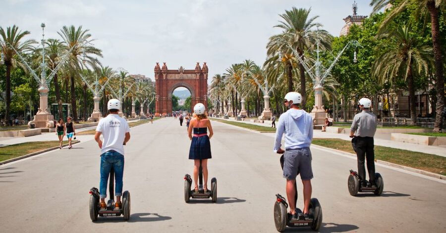 Barcelona: Olympic Segway Tour - La Barceloneta vibes and a smart pace for photos