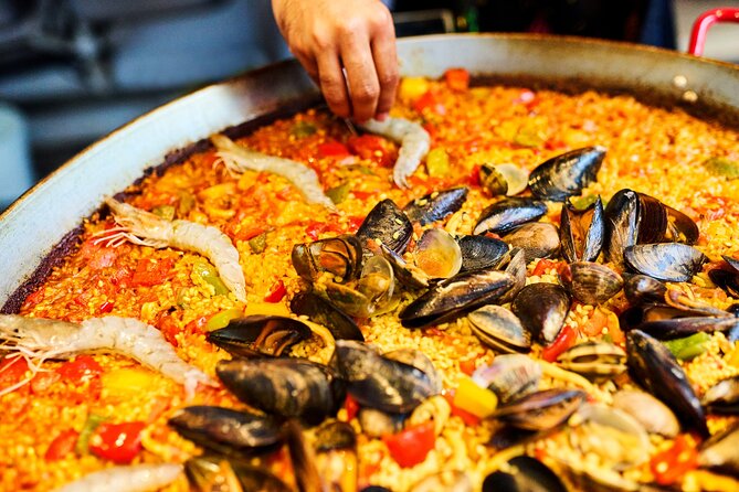 Barcelona Paella Cooking Class with Market Visit, Tapas & Sangria - Tapas tasting and the sangria workshop, a meal warm-up that matters
