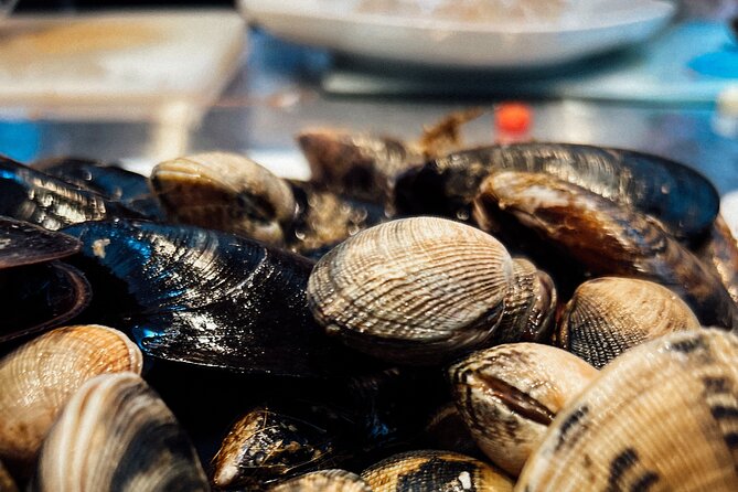 Barcelona Paella Cooking Class with Market Visit, Tapas & Sangria - Group size and timing: why this feels manageable