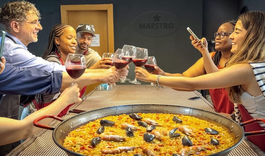 ⭐︎ Barcelona: Paella Maestro Market Tour & Sangria & Tapas - Why this paella market tour feels different than a cooking show