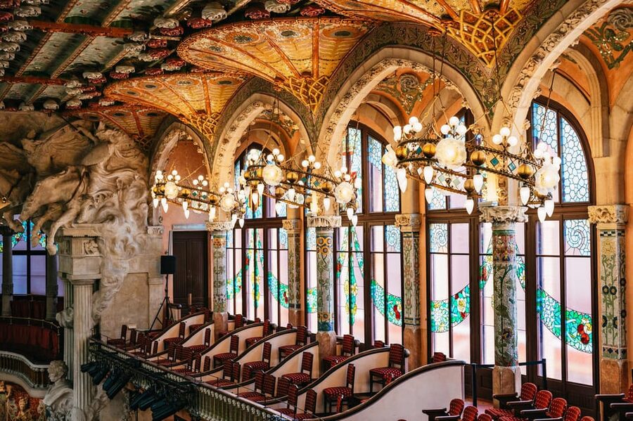 Barcelona: Palau de la Música Guided Tour - Starting in the Orfeó Catala rehearsal hall, 1905 in real space