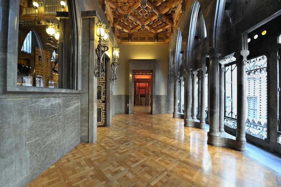 Barcelona: Palau Güell by Gaudí Entrance Ticket - Getting in smoothly, using your voucher the right way