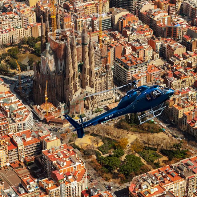 Barcelona: Panoramic Helicopter Flight & Boat Transfer - Getting to the heliport: Bus Nautic to Port Vell