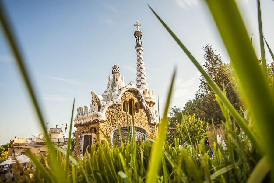 Barcelona: Park Güell Admission Ticket - Best Times to Visit: Crowds, Light, and Closing Hours