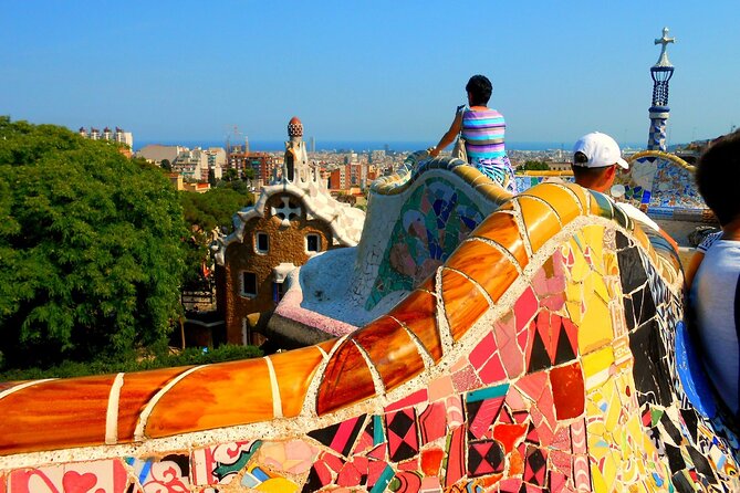 Barcelona: Park Güell Guided Tour & Tickets with Fast-Track Entry - The view factor: Barcelona panoramas with less crowd stress
