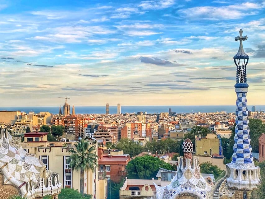 Barcelona: Park Güell Guided Tour with Entry - Skip-the-line entry, and why timing matters here