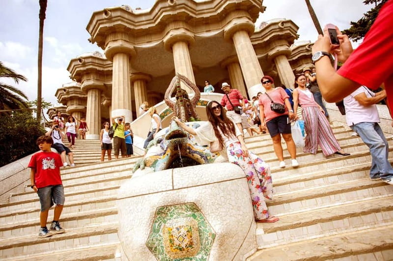 Barcelona: Park Guell Guided Tour with Skip The Line Entry - Park Guell in 75 minutes, what the priority entrance actually buys you