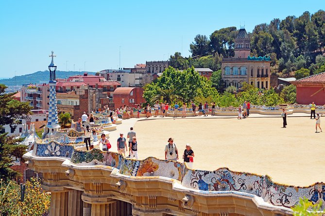 Barcelona: Park Guell Guided Tour with Skip the Line Ticket - The 1 Hour 15 Minute Guided Walk: How the Tour Actually Feels