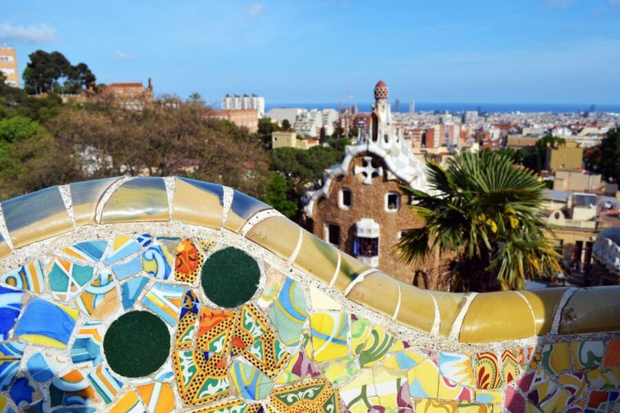 Barcelona & Park Güell: Private Half-Day Tour with Pickup - Gothic Quarter Walking Tour: Narrow Streets, Cathedral Facade, and Plaça Sant Jaume