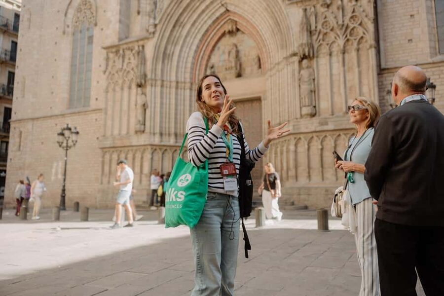 Barcelona: Park Güell, Sagrada Familia, Cable Car & More - Price and value: why $175 can make sense for a 6+ hour packed day