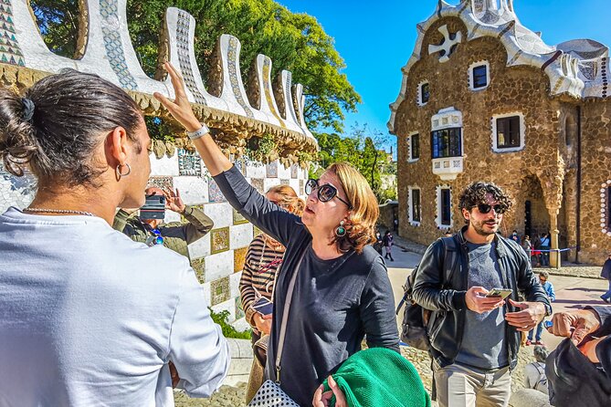 Barcelona: Park Guell Small Guided Tour & Skip the Line Ticket - Small-Group Energy: Why the Guide Makes Such a Difference