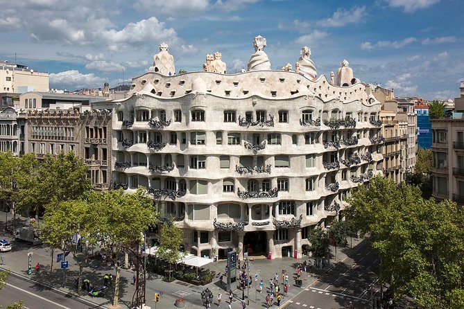 Barcelona Pass: Save up to 50% - Includes Sagrada Familia - Sagrada Familia: the guided part you should protect