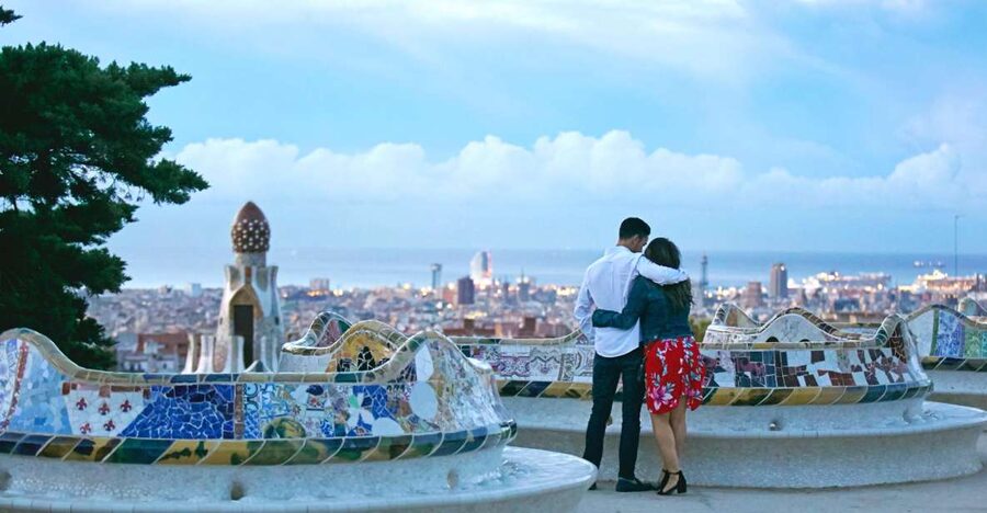 Barcelona: Personal Travel & Vacation Photographer - Why a private Barcelona photo shoot feels more natural than selfies