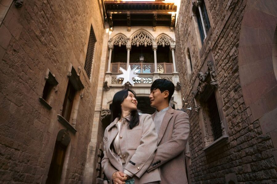 Barcelona Photo Experience: famous landmarks or the beach! - Value check: is $65 per group up to 8 actually a good deal?