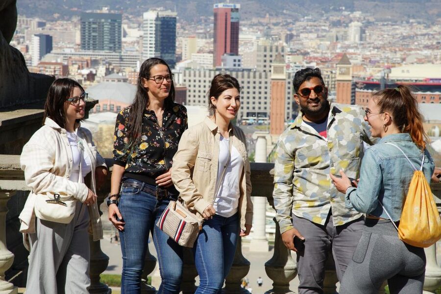 Barcelona Photo Highlights 4h Small Group eBike Tour - Passeig de Gracia Gaudi stops: Casa Batlló and Casa Mila
