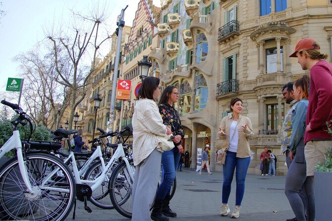 Barcelona Photo Highlights eBike Small Group Tour - Why This Barcelona eBike Photo Tour Works