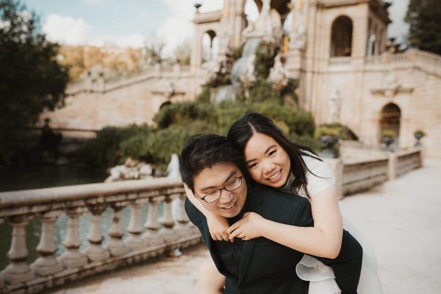 Barcelona: Photo Shoot + Exclusive Video of the Best Moments - Meeting in Plaça Reial: the fastest way to start the day right