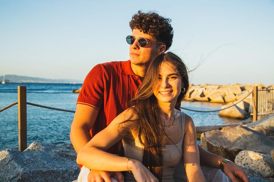 Barcelona: Photographic Madness at Barceloneta Beach - Photo stop on Barceloneta Beach, plus hands-on posing direction