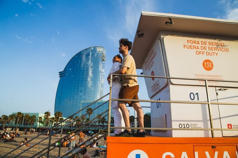 Barcelona: Photographic Madness at Barceloneta Beach - How the photographer selects and edits your final 15 photos
