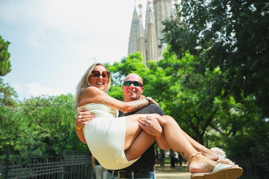 Barcelona: Photographic Madness at the Sagrada Familia - Who Should Book This Sagrada Familia Photo Session
