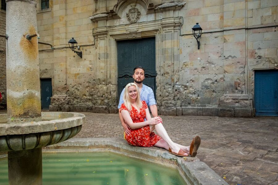 Barcelona: Photoshoot in Scenic Locations - Plaça de l’Àngel finish: a clean wrap-up point for your last photos