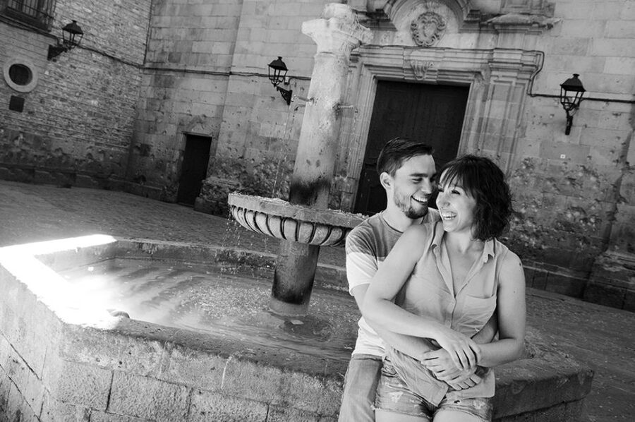 ✅ Barcelona: Photoshoot Tour Old Town - Barcelona Cathedral and the first round of guided portraits