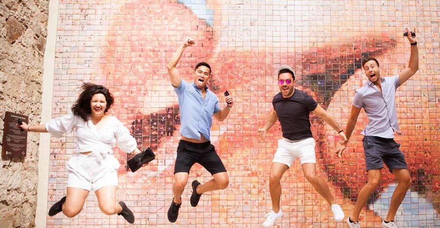 ✅ Barcelona: Photoshoot Tour Old Town - How the 90 minutes is paced through Old Town streets