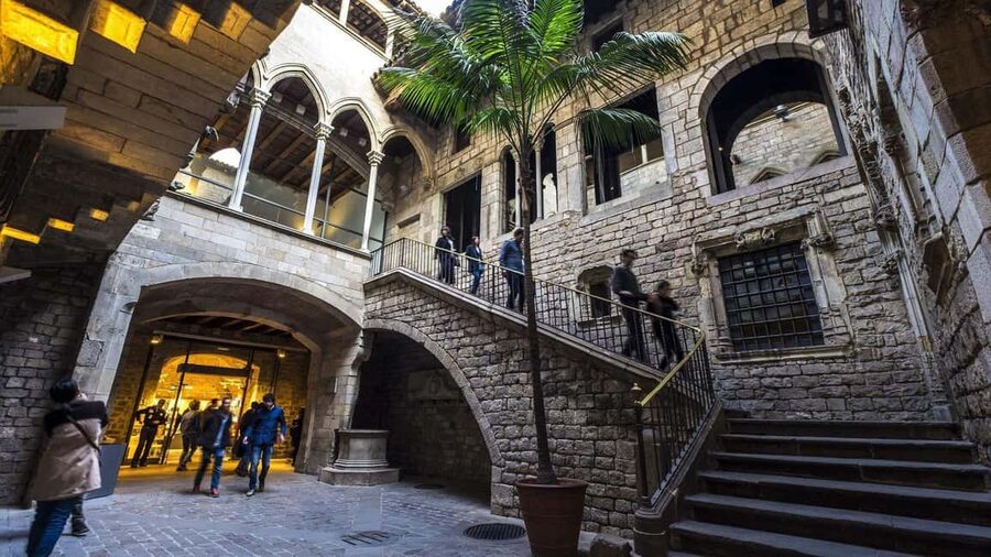 Barcelona: Picasso Museum Entry, Digital Guide & Born Walk - Entering the Picasso Museum with a Skip-the-Line Ticket