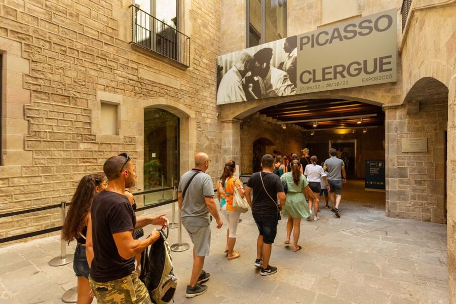 Barcelona: Picasso Museum Skip-the-Line Guided Tour - What you’ll actually see: Picasso’s early years and the style timeline