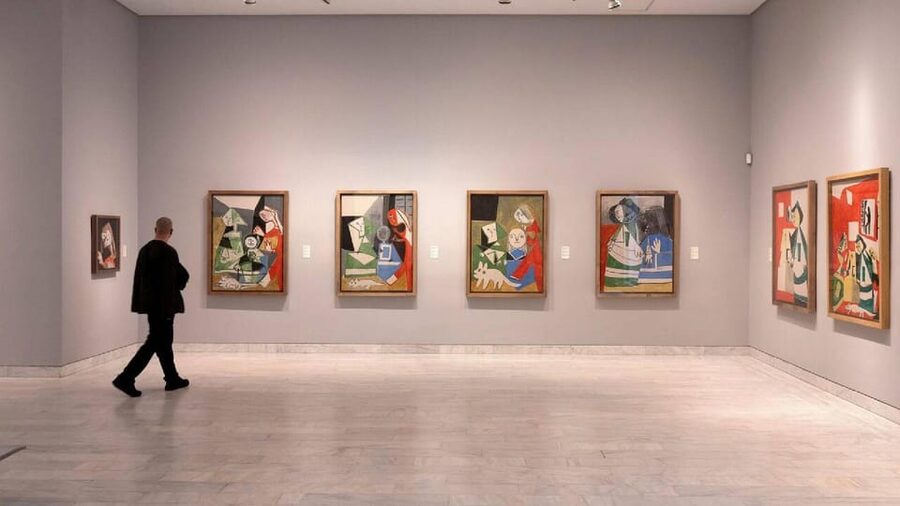 Barcelona: Picasso Walking Tour with Picasso Museum Tickets - Your 90 minutes inside: structured periods, self-paced looking
