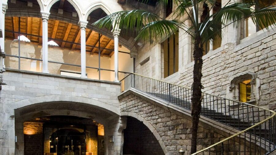 Barcelona: Picasso Walking Tour with Picasso Museum Tickets - Getting your tickets fast, with an optional outside guide