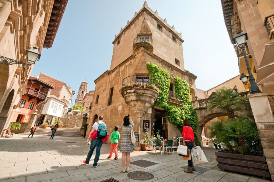 Barcelona: Poble Espanyol Entry Ticket - Fran Daurel Museum: modern art inside a Spanish village