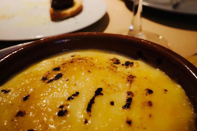 Barcelona Poble Sec Tapas & Wine Tour - Guide quality makes the difference, and Adria is a standout
