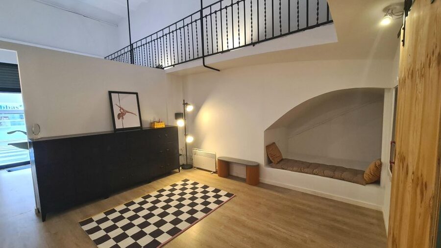 Barcelona: Pole Dancing Class - Clothing and grip: what to wear so the class goes smoothly