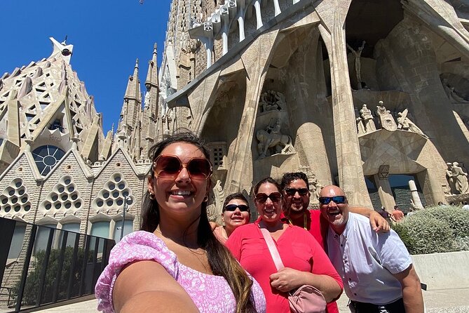 Barcelona Premium: Gothic, Montjuic, Sagrada Familia & Park Güell - Montjuïc by transport: the Face of Barcelona and those impossible views