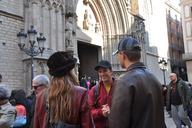 Barcelona: Premium Wine Tasting & Private Walking Tour - Two hours at 6:00 pm, why this timing actually works
