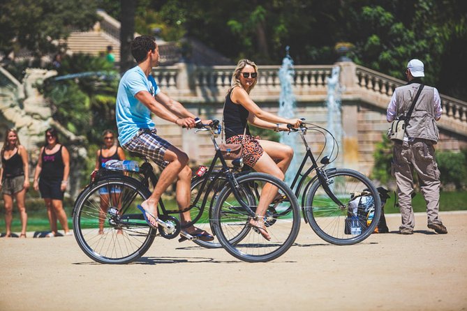 Barcelona Private Bike/eBike Tour & Sagrada Familia Tickets - Casa Amatller and the pause for air