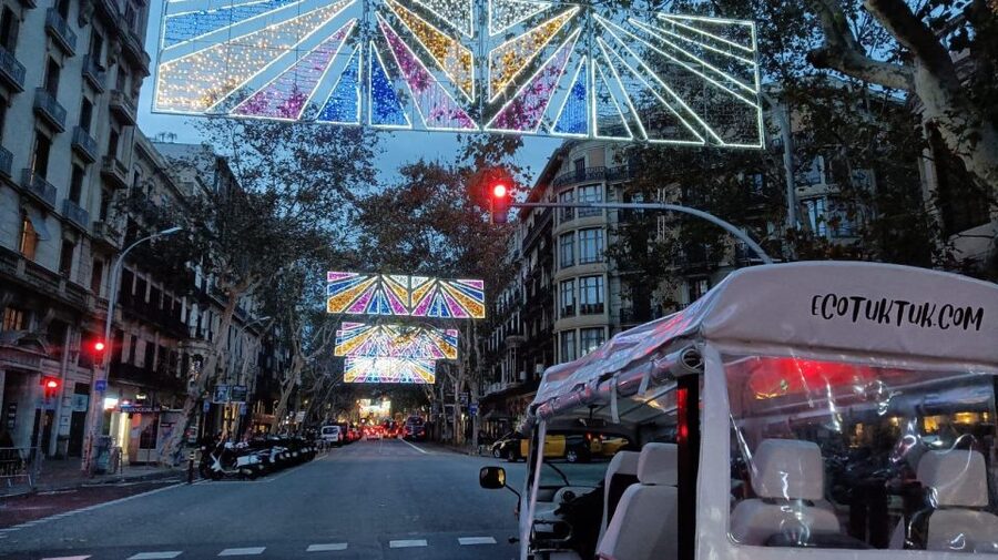 Barcelona: Private Christmas Lights Tour by Eco Tuk Tuk - The Guide Factor: Why This Tour Often Gets 5-Star Reviews